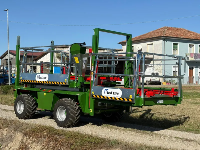 Bosi — carro raccolta frutta semovente verde doppio costruito a Faenza